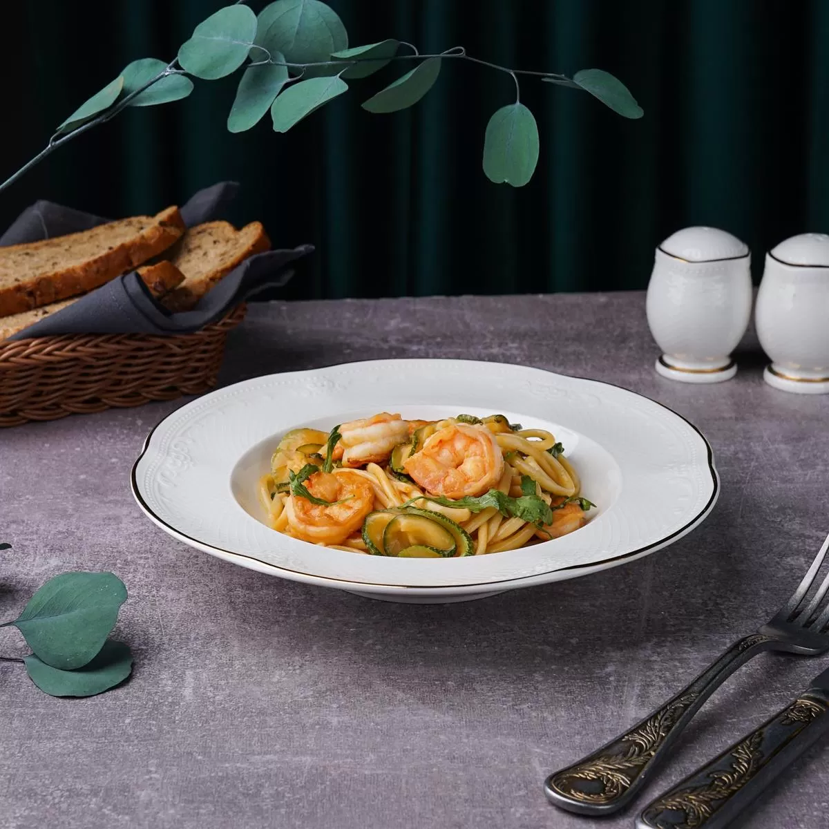 Тарелка глубокая 23 см, 300 мл,фарфор, "Aristocrat-Gold". Noble